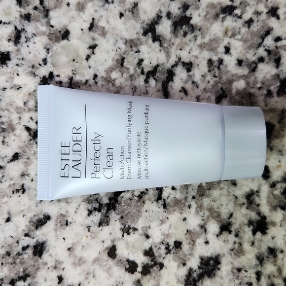 Estee Lauder Perfectly Clean Face Cleanser - Picture 1 of 2